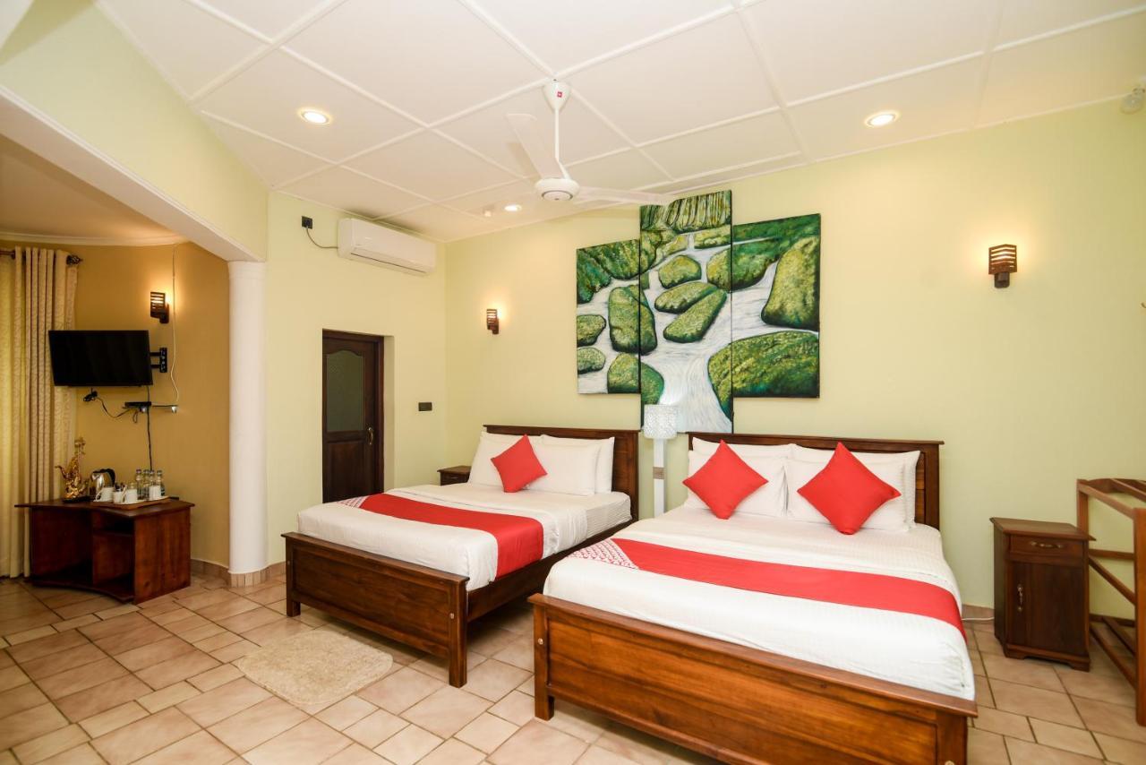 Man Mountain Villa Matale Eksteriør billede