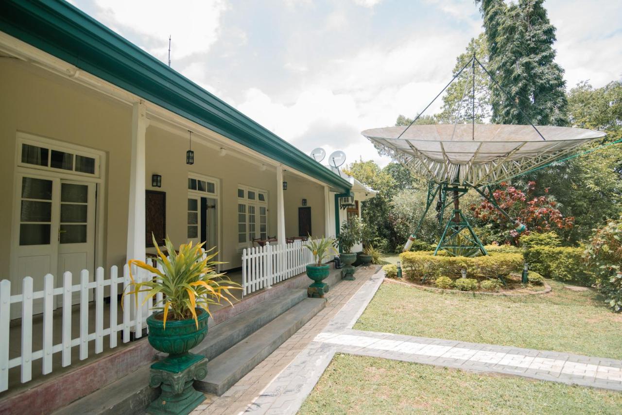 Man Mountain Villa Matale Eksteriør billede